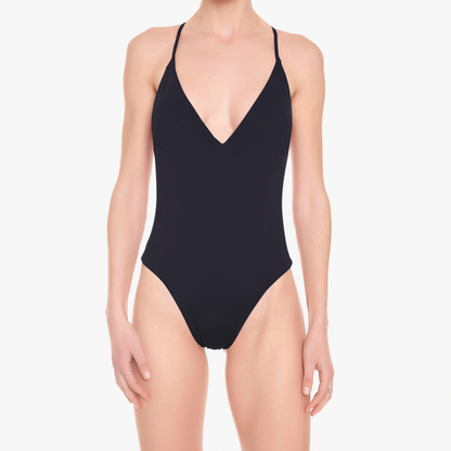 FIA | ONE PIECE